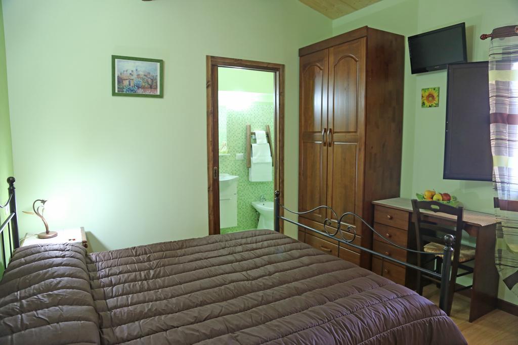 Etma Bed & Breakfast SantʼAlfio Oda fotoğraf